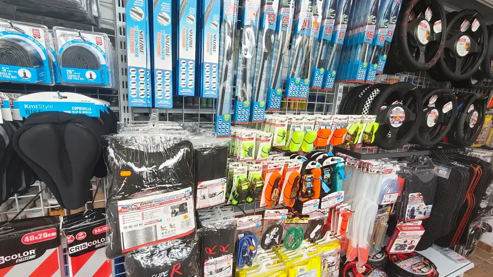 Car and bike accessories at Bricomalavella